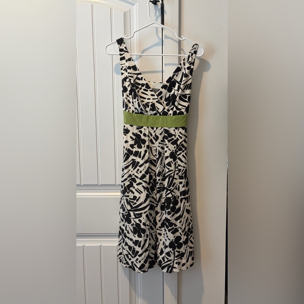 Ann Taylor Factory Black and White Midi Dress with Green Band